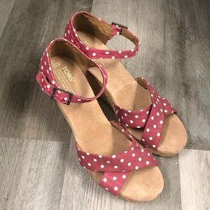 TOMS red polka dot wedge sandals with lined linen